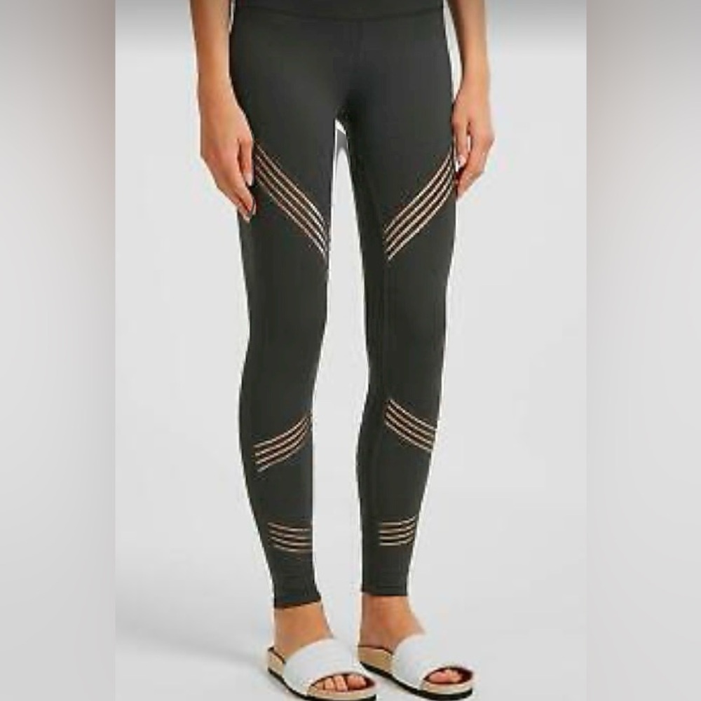 Alo gray mesh yoga pants size M